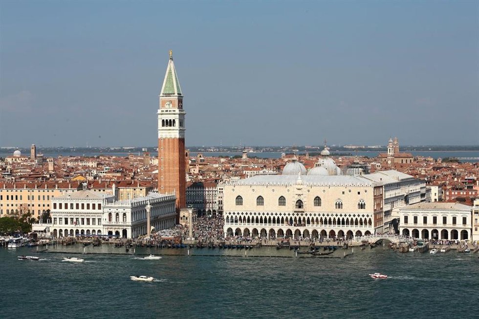 Archivo - (Foto De ARCHIVO) Venecia Pone En Marcha Un Sistema Para Vigilar Y Contar Turistas