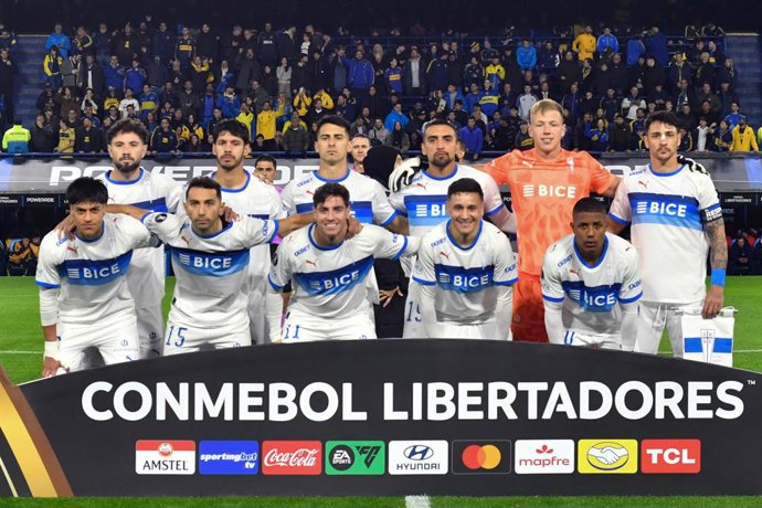 Futbol, Boca Juniors vs Universidad Catolica  Copa Libertadores 2026. El equipo de Universidad Catolica durante el partido del grupo D de la Copa Libertadores contra Boca Juniors realizado en el Estadio La Bombonera de Buenos Aires,