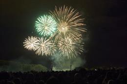 Archivo - Fuegos artificiales en las fiestas de La Blanca