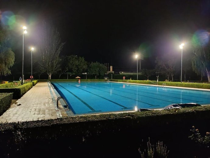 Piscina municipal de verano de Almansa.