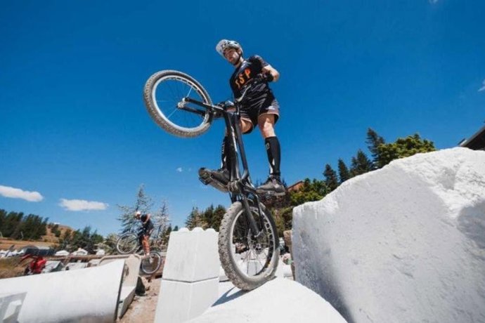 Lance del Campeonato de Europa de ciclismo trial 2026.