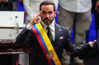 Abelardo de la Espriella es investido presidente de Combia en la ciudad de Cali