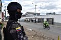 Gobierno de Colombia traslada a 117 presos de alto perfil para reforzar el control carcelario
