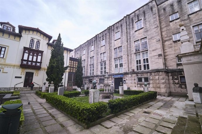 Archivo - Exterior de la Biblioteca Municipal de Santander.-ARCHIVO