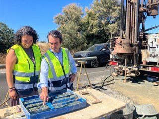 El consejero de Fomento y Movilidad, Mario Muñoz-Atanet, visita los sondeos geotécnicos para acometer la mejora integral de la carretera entre Jerez de la Frontera y Sanlúcar de Barrameda (A-480).