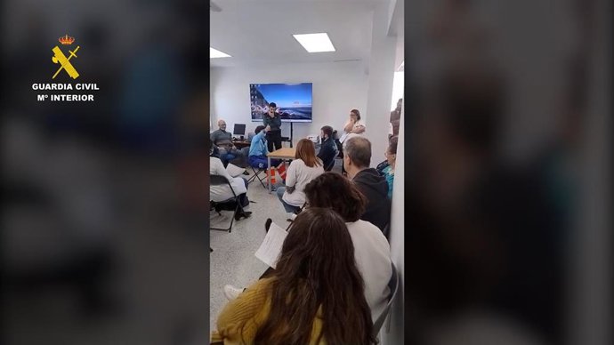 La Guardia Civil desarrolla jornadas de seguridad y autoprotección dirigidas a profesionales de la salud en Almería.