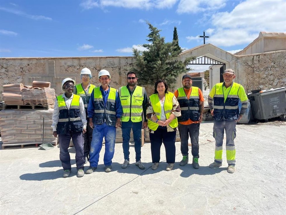La diputada del PFEA, Matilde Díaz, visita las actuaciones que se desarrollan en Sierro, Vélez-Rubio y Vélez-Blanco y que están generando más de 5.600 jornales y dinamizando la economía local
