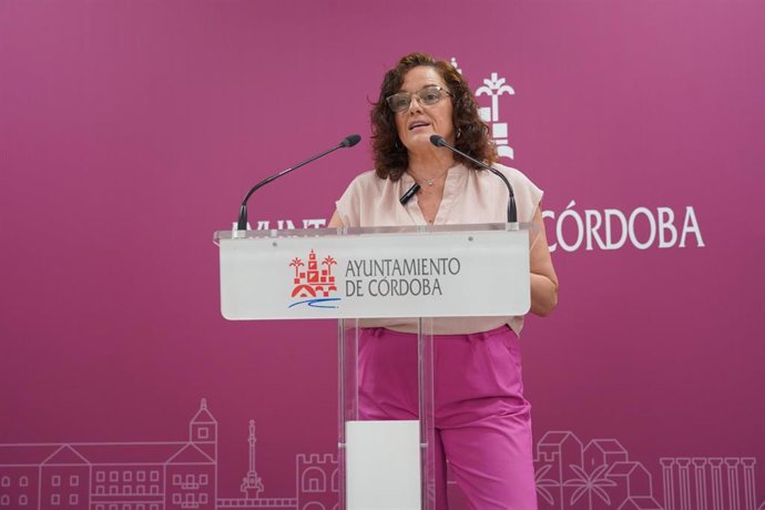 Archivo - La concejala del PSOE en el Ayuntamiento de Córdoba Isabel Bernal.