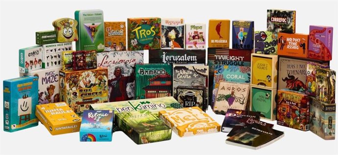 Diversos juegos de mesa disponibles en catalán.