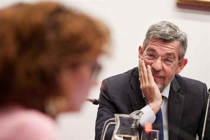 Archivo - El exsecretario de Estado de Presupuestos, Alberto Nadal Belda, comparece ante la Comisión de Investigación del Parlamento de Navarra sobre adjudicaciones públicas, a 29 de abril de 2026, en Pamplona, Navarra (España).