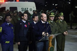 Santiago 7 de agosto 2026. El ministro de Seguridad Publica, Martin Arrau, encabeza la formacion de funcionarios de Carabineros y de la Policia de Investigaciones que da inicio a un mega operativo de despliegue nacional. Dragomir Yankovic/Aton Chile