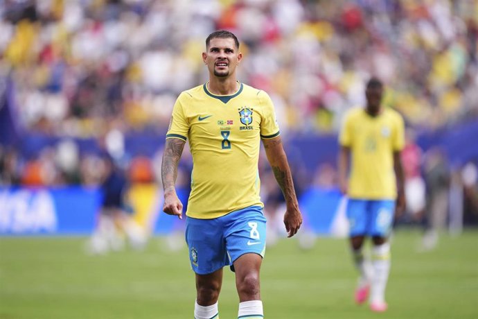 Archivo - Bruno Guimaraes con Brasil en el Mundial