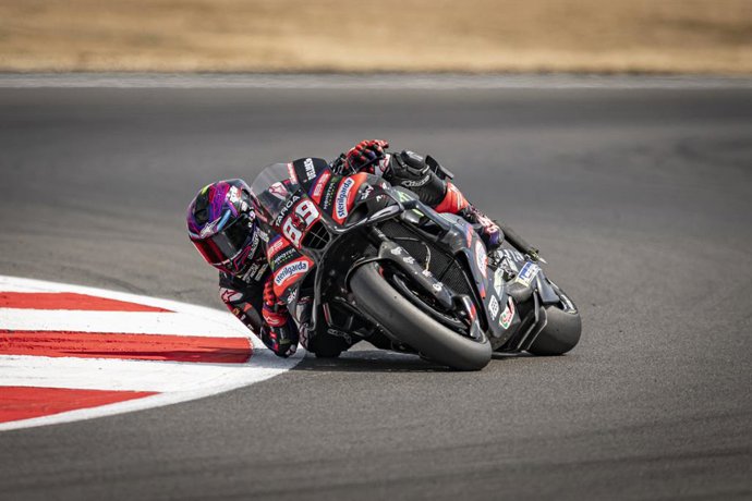 8 de agosto de 2026, Bristol, Inglaterra, Reino Unido: 8 de agosto de 2026; Circuito de Silverstone, Northamptonshire, Inglaterra; Grande Prêmio da Grã-Bretanha de MotoGP de 2026, dia da qualificação; Jorge Martin, da Aprilia Racing Team, durante a sessão
