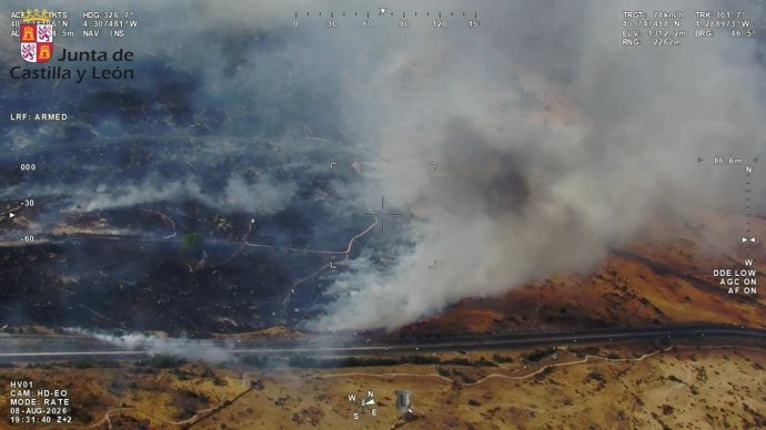 El incendio de gravedad 1 obliga a cortar la AP-6 y la N-6 a su paso por Navas de San Antonio (Segovia)