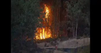 La EMA comunica el desalojo preventivo de 340 personas ante la evolución del incendio de Niebla (Huelva)