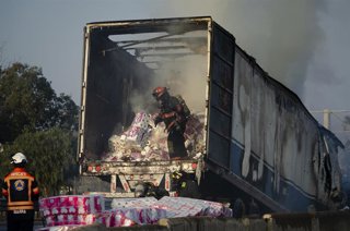 Archivo - Accidente de trailer (archivo)