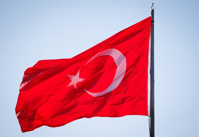 Archivo - A Trukish flag pictured during the first day of a Belgian economic mission to Turkey, in Istanbul on Sunday 10 May 2026. The Queen of the Belgians is visiting Turkey from 10 to 14 May.
