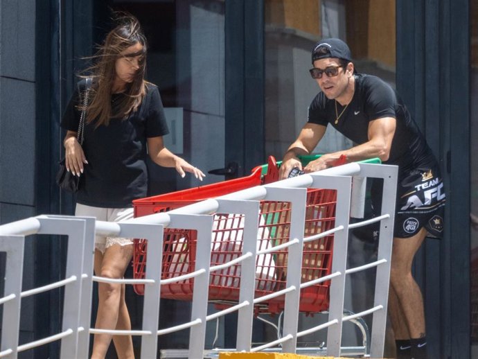 Mario Casas y Melyssa Pinto, cada vez más unidos mientras ultiman los preparativos de la nueva casa de ella