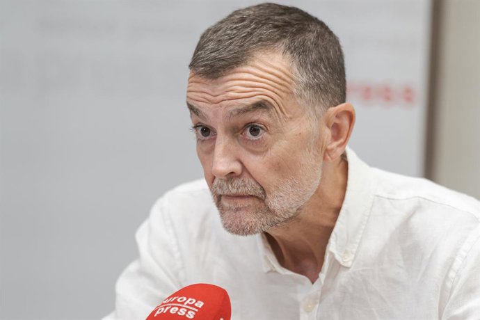 El coordinador federal de Izquierda Unida (IU), Antonio Maíllo, en una entrevista con Europa Press
