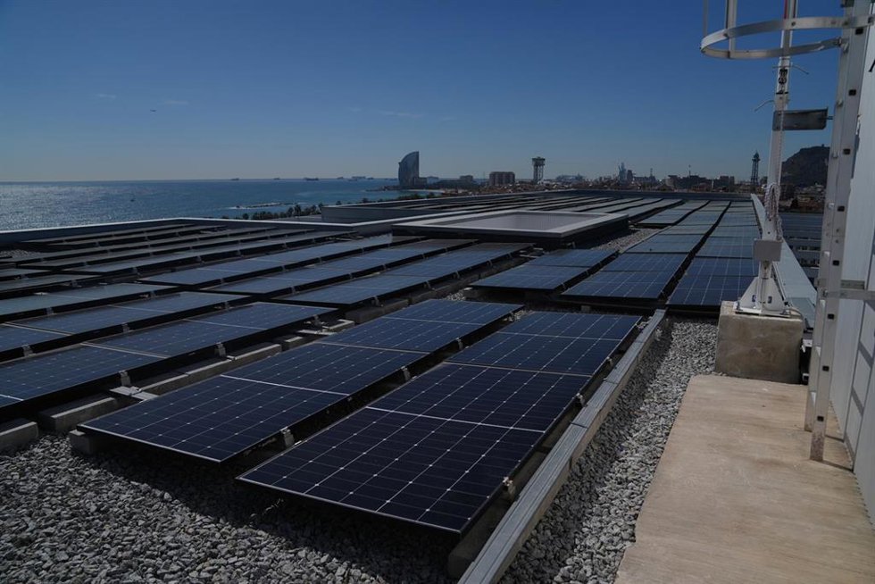 Archivo - Placas solares