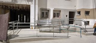 Obra de rehabilitación de viviendas públicas de alquiler en la calle Alegría de Cádiz.