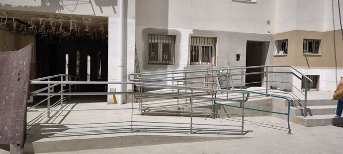 Obra de rehabilitación de viviendas públicas de alquiler en la calle Alegría de Cádiz.