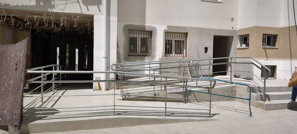 Obra de rehabilitación de viviendas públicas de alquiler en la calle Alegría de Cádiz.