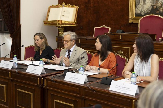 Imagen del presidente de la institución provincial de Córdoba, Salvador Fuentes.
