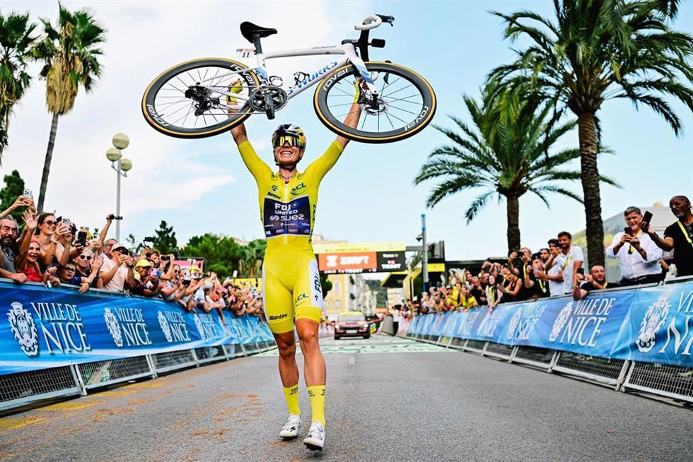 La ciclista neerlandesa Demi Vollering gana su segundo Tour