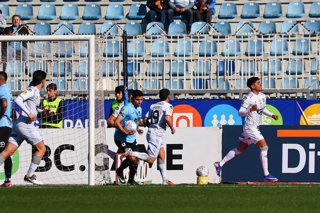 Futbol, O’Higgins vs Club Deportes Limache Fecha 18, Liga de primera 2026  El jugador de Club Deportes Limache Dylan Escobar, derecha, celebra su gol contra O’Higgins durante el partido de la liga de primera disputado en el Estadio Codelco El Teniente de