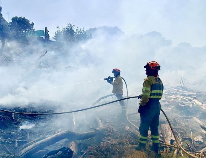 Efectivos del Plan Infoex participan en la extinción de un incendio