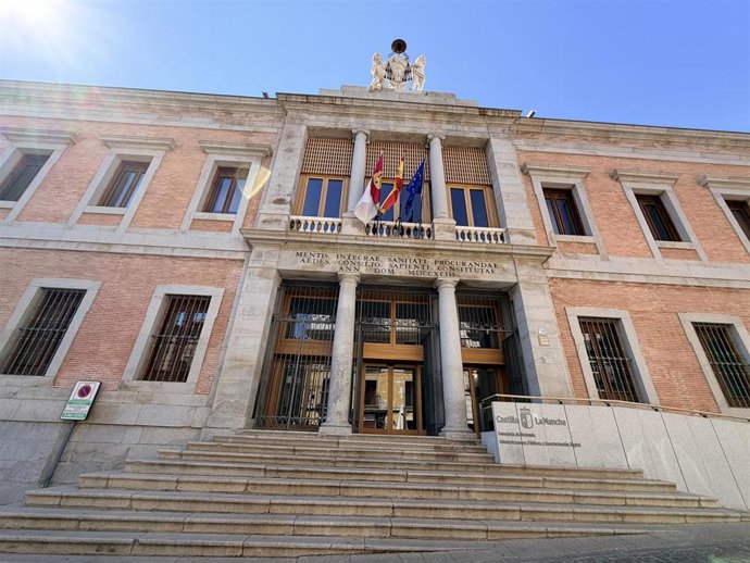Archivo - Fachada de la Consejería de Hacienda, Administraciones Públicas y Transformación Digital de Castilla-La Mancha.