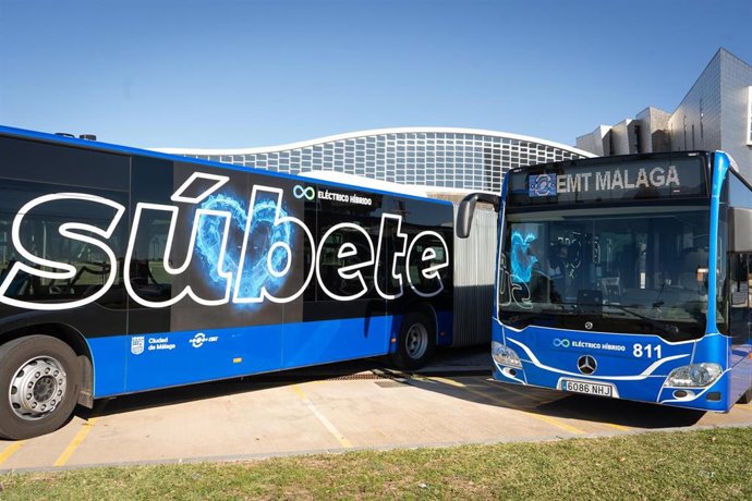Archivo - Autobús de la EMT