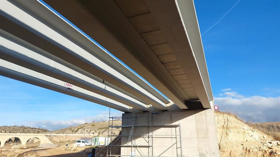 Concluye la obra de emergencia y reabre al tráfico el puente sobre el río Piedra en Embid.
