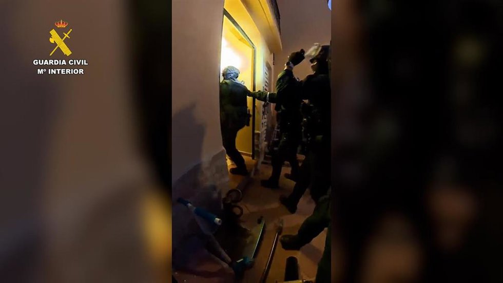 Momento de la intervención de los agentes