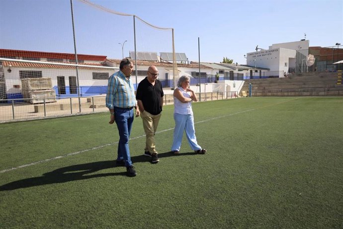 Visita del subdelegado Manuel Fernández a Navas de San Juan