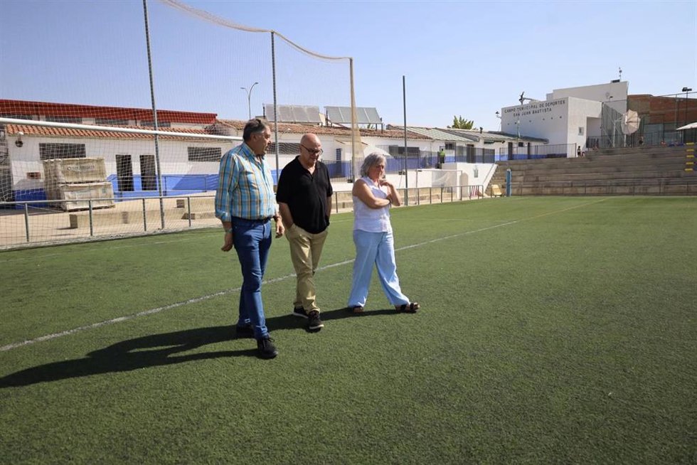 Visita del subdelegado Manuel Fernández a Navas de San Juan
