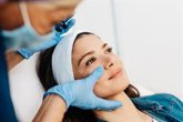 Foto: Cirujano plástico destaca que las últimas técnicas en lifting facial permiten un rejuvenecimiento más natural
