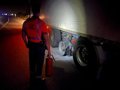 La Policía Foral evita el incendio de un camión articulado tras sufrir el reventón de dos ruedas