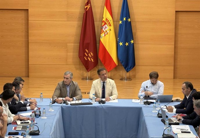 Reunión De La Comisión Interdepartamental Tri-E, Presidida Por El Consejero De Presidencia, Juventud, Acción Exterior Y Emergencias, Marcos Ortuño, Encargada De Coordinar Las Actuaciones Ante Este Acontecimiento Astronómico