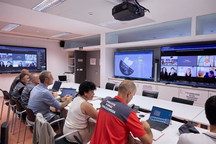 Reunión por videoconferencia con los alcaldes de los puntos oficiales de observación del eclipse del 12 de agosto.