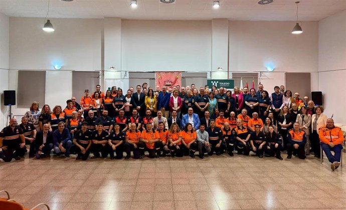Entrega de material a Agrupaciones de Protección Civil.