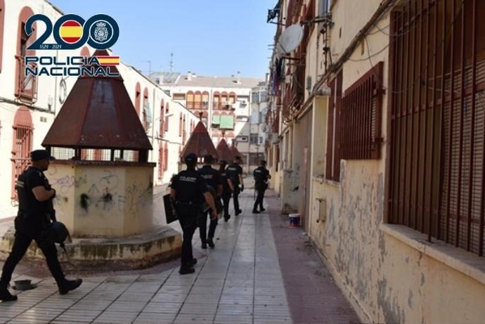 Detenidas diez personas por los disturbios y las agresiones a agentes en el barrio de 'La Pradera' de Alcázar.