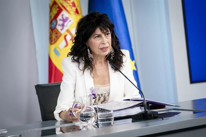 La ministra de Igualdad, Ana Redondo, durante la rueda de prensa tras el Consejo de Ministros, a 14 de julio de 2026, en Madrid (España).