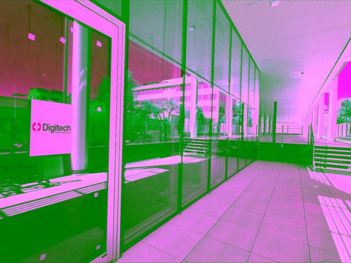 Nueva sede de Digitech en calle Julián Camarillo 31, Edificio OM