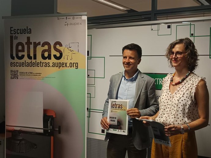 Presentación de la Escuela de Letras de Extremadura de Aupex