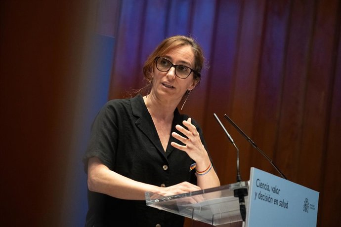 Archivo - Arquivo - A ministra da Saúde, Mónica García, durante a apresentação do Decreto Real que regulamenta a Avaliação de Tecnologias de Saúde (ATS), no Ministério da Saúde, em 6 de julho de 2026, em Madri (Espanha). O Decreto Real 415/2026 e