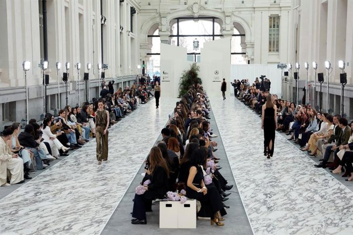 Mercedes-Benz Fashion Week Madrid (MBFW) ha abierto oficialmente la venta de entradas para su próxima edición, que tendrá lugar del 14 al 19 de septiembre con un total de 27 desfiles de la edición Spring/Summer 2027 en diferentes puntos de la ciudad.
