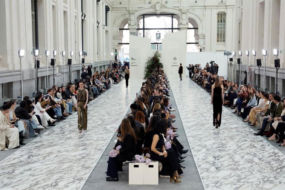 Mercedes-Benz Fashion Week Madrid (MBFW) ha abierto oficialmente la venta de entradas para su próxima edición, que tendrá lugar del 14 al 19 de septiembre con un total de 27 desfiles de la edición Spring/Summer 2027 en diferentes puntos de la ciudad.