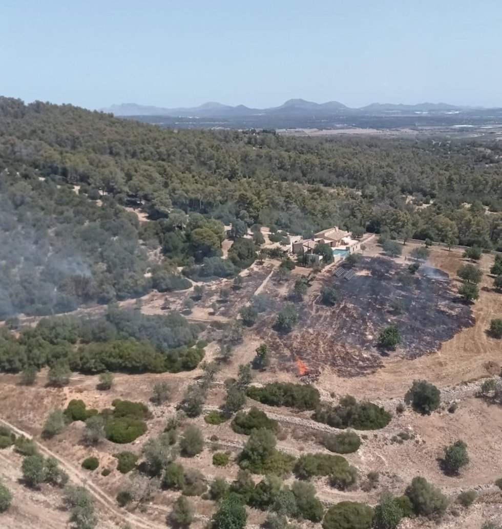 Un incendio forestal en Sant Joan quema 0,75 hectáreas de vegetación